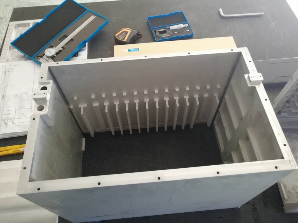  液冷风冷机箱钎焊    